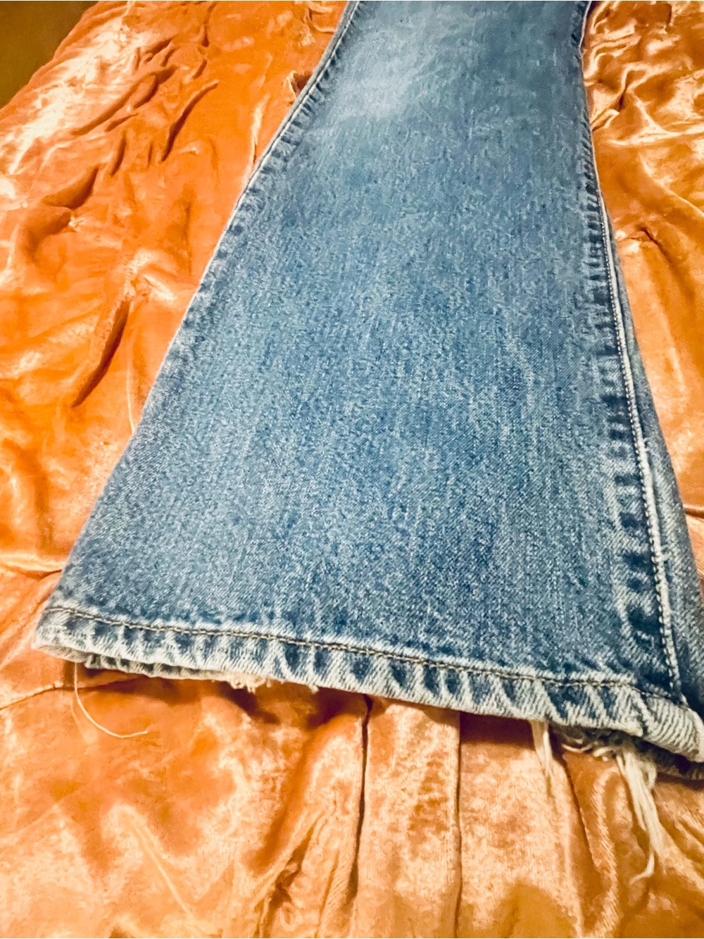Vintage 90’s Levi's 501 Medium Blue Straight-Leg Denim Button Fly Jeans 36x3 - Picture 4 of 16